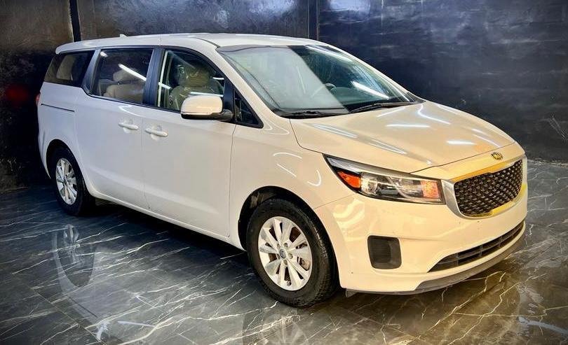 KIA Sedona 7 Seater Rental Dubai – Family Luxury Van with Chauffeur